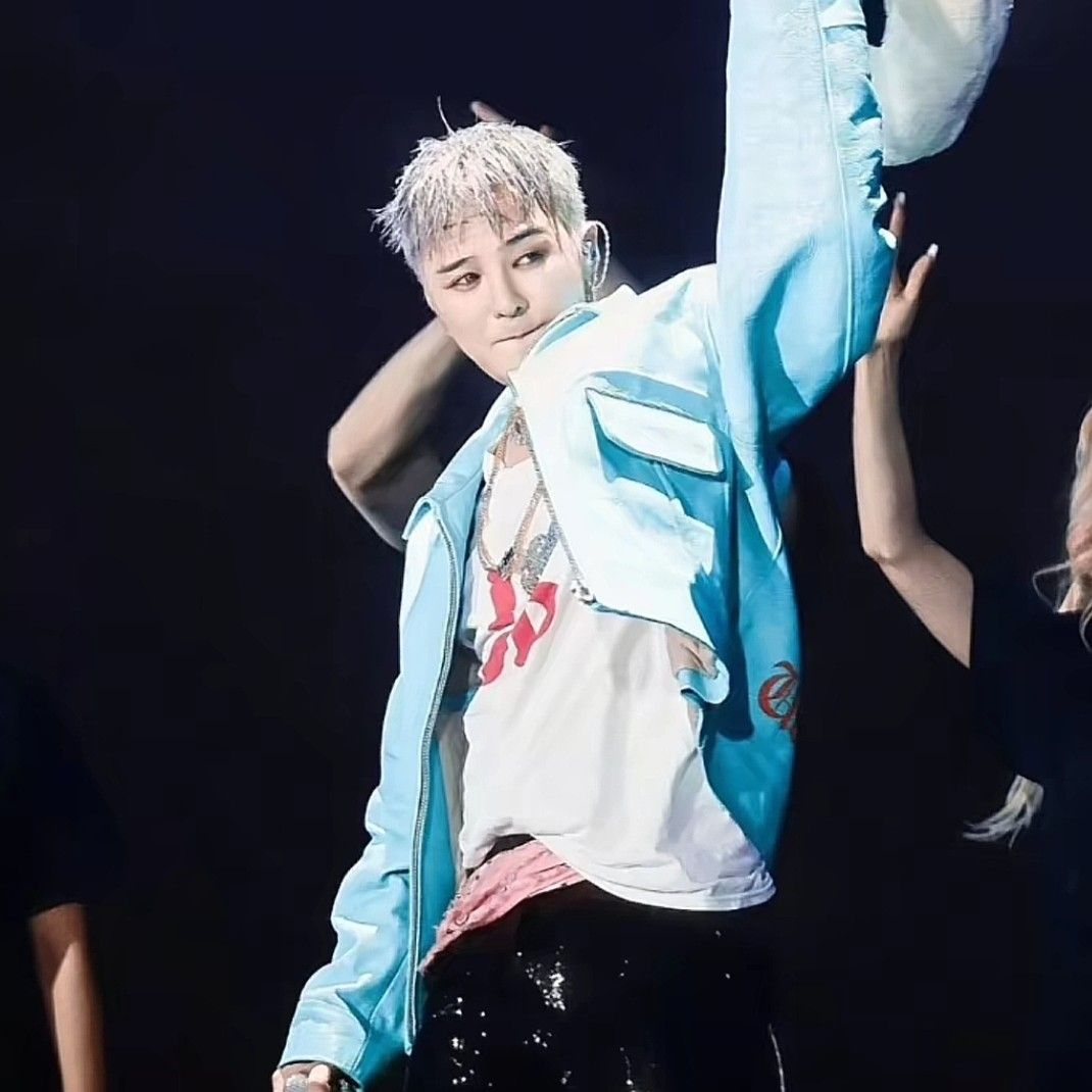 Latest photo of G-DRAGON (BIGBANG)