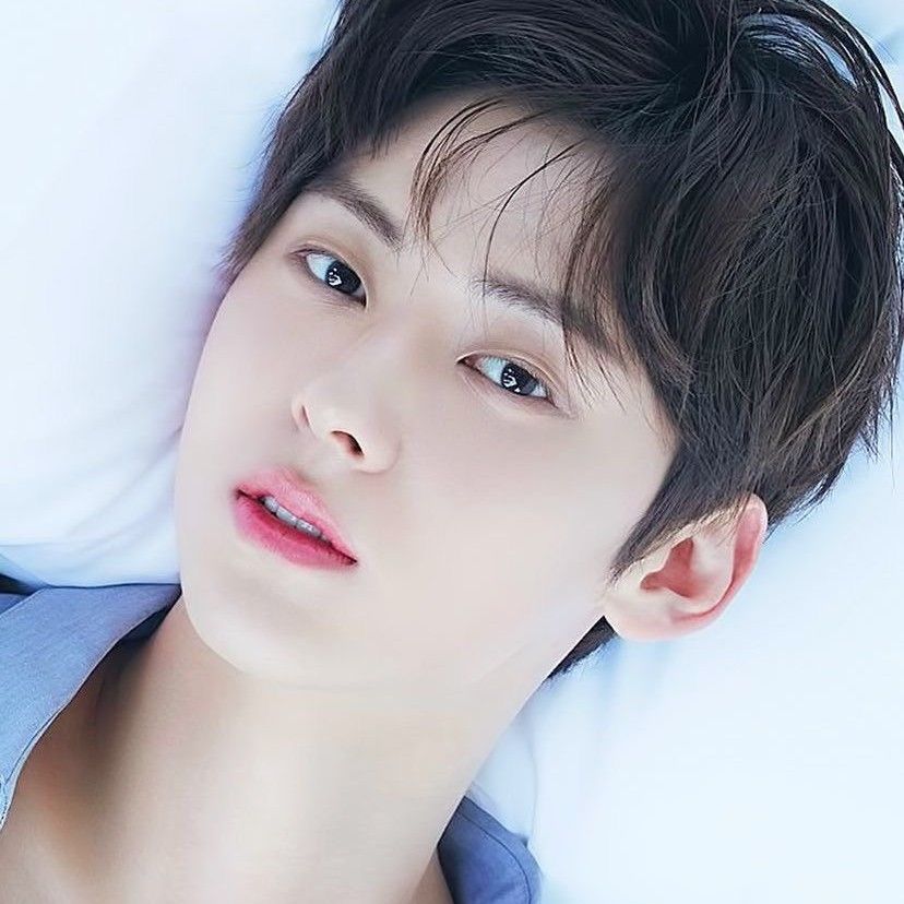 Behind-the-scenes cut of Hwang Minhyun