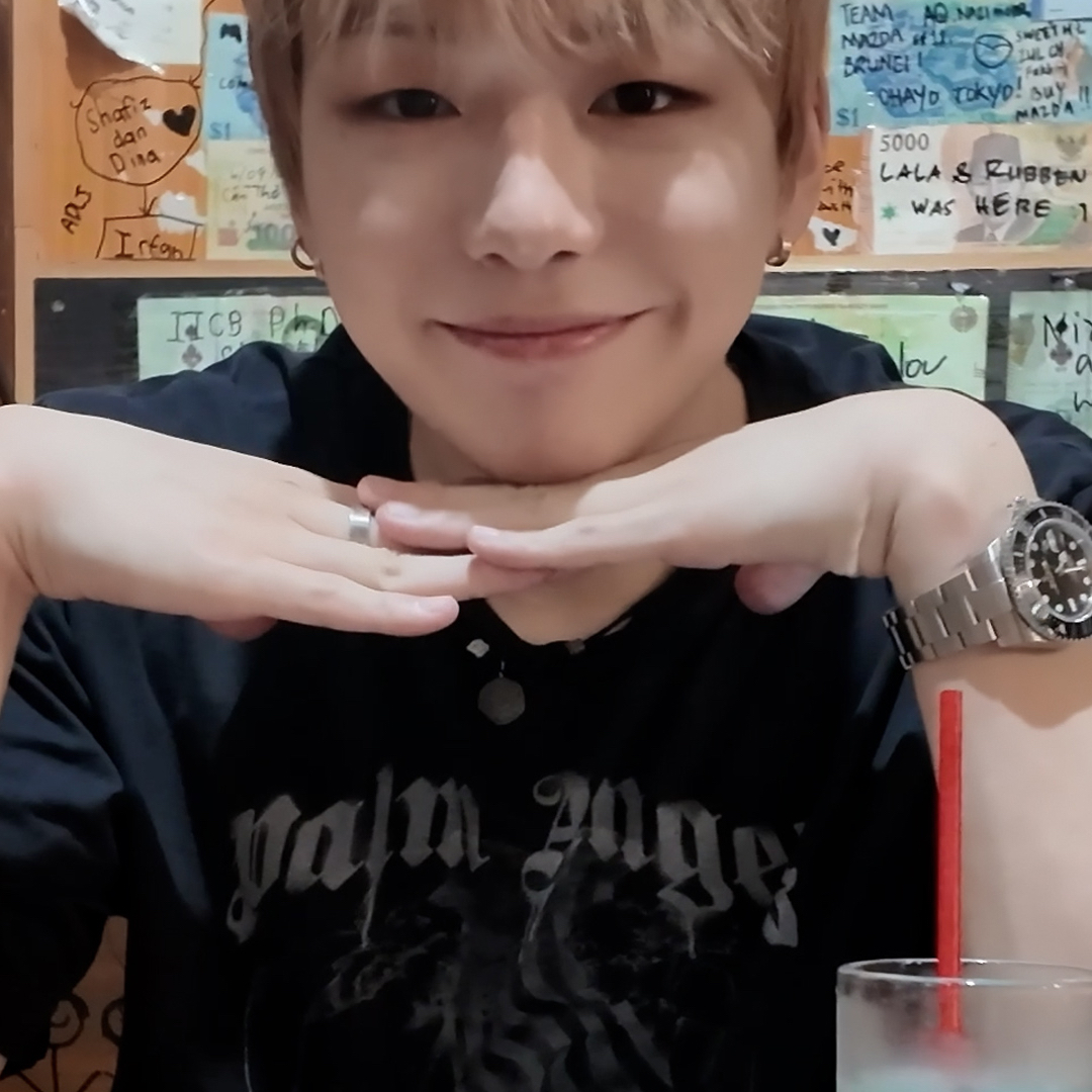 Behind-the-scenes cut of Kang Daniel