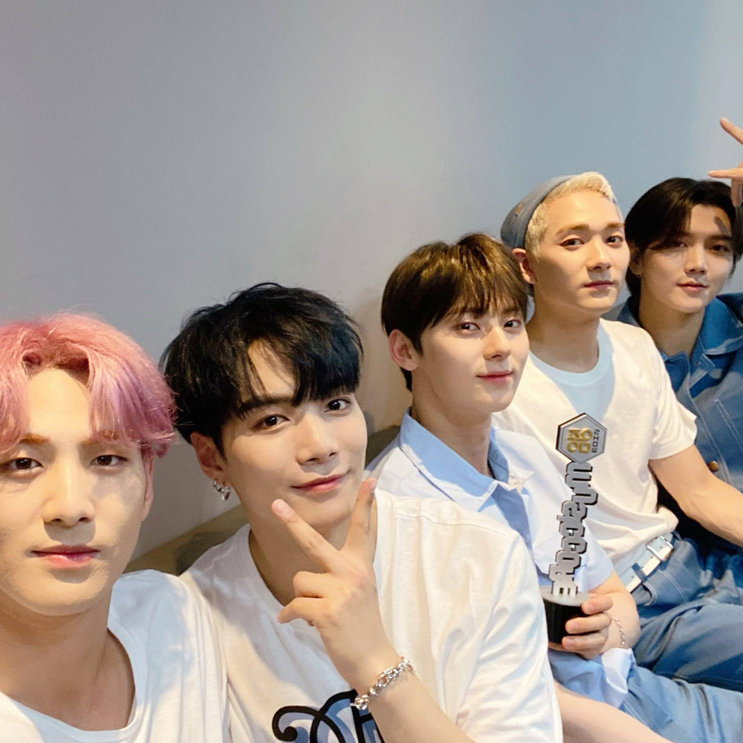 뉴이스트 최근 활동샷