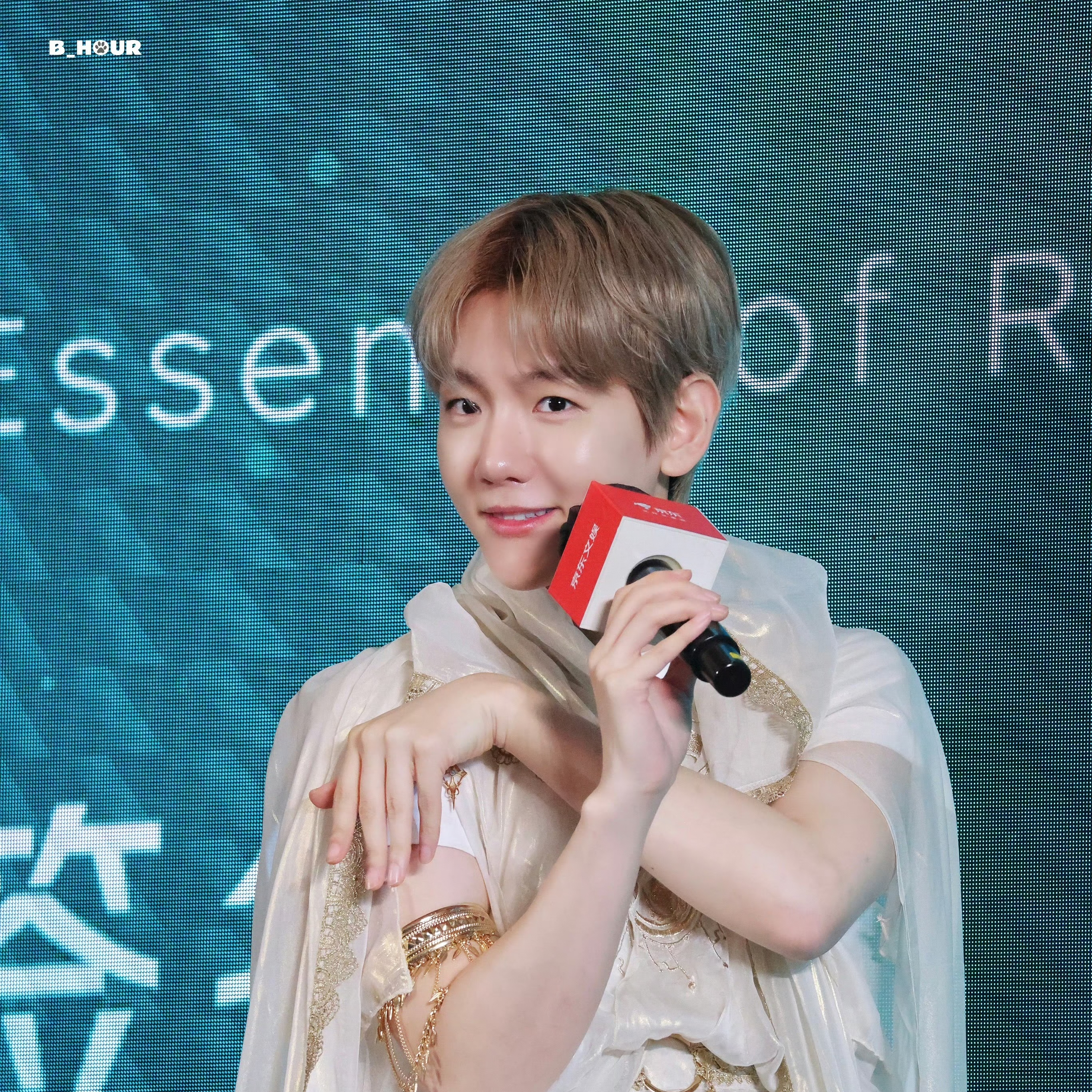 백현 (EXO) 최근 활동샷