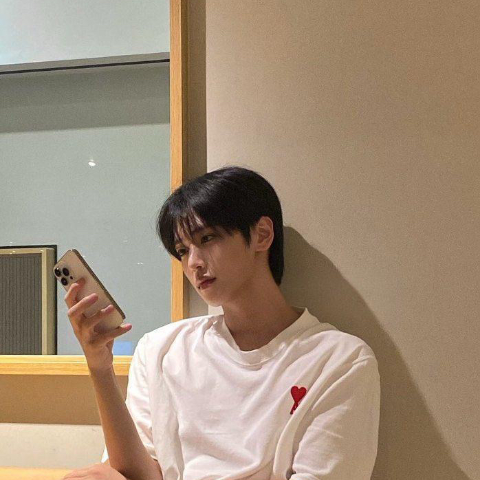 Behind-the-scenes cut of Jang Haneum