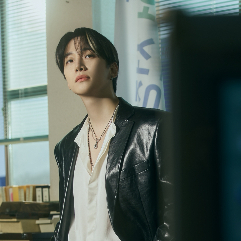 Behind-the-scenes cut of Junho (2PM)