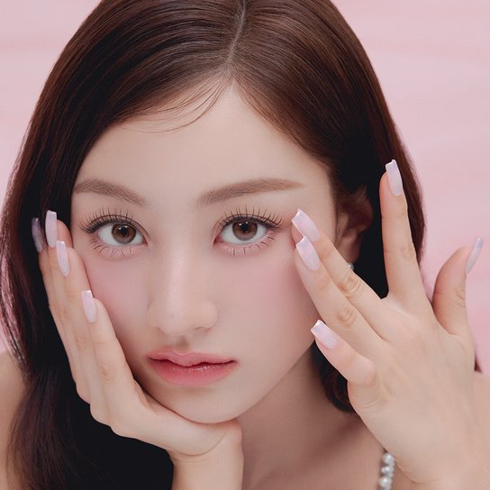 Recent activity shot of Jihyo (TWICE)