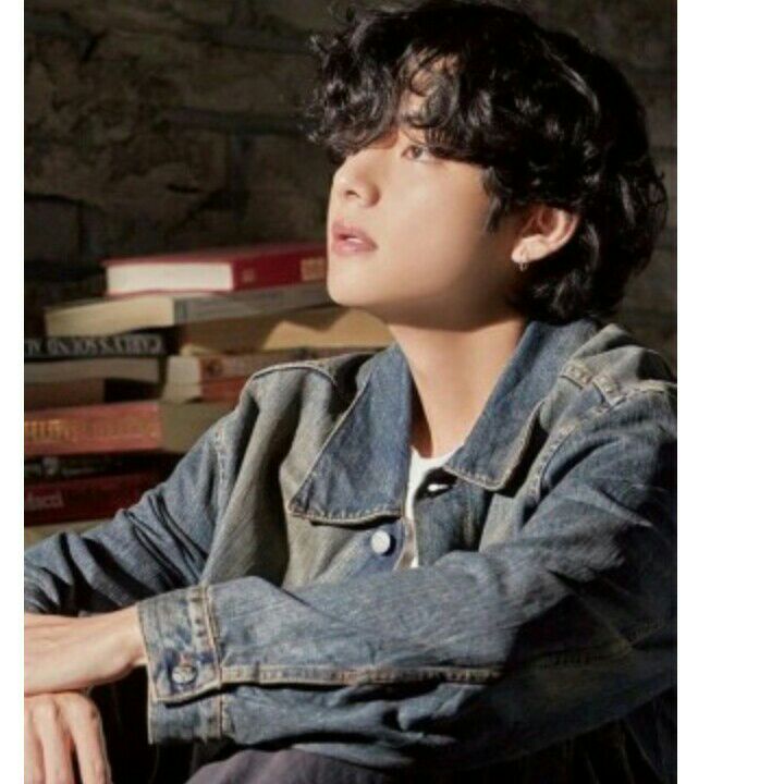 A moment captured by V (BTS)'s fan