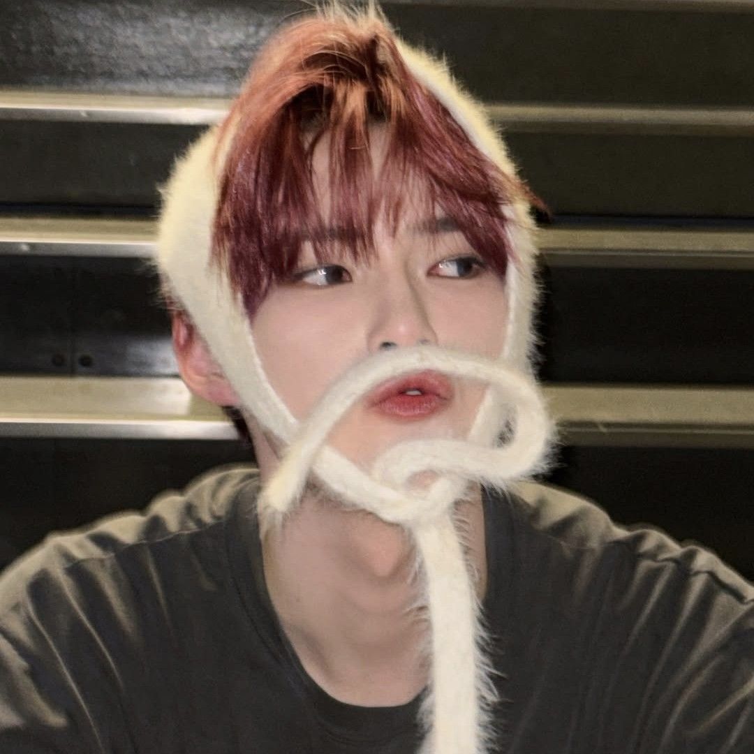 成韩彬 (ZEROBASEONE)的最新照片