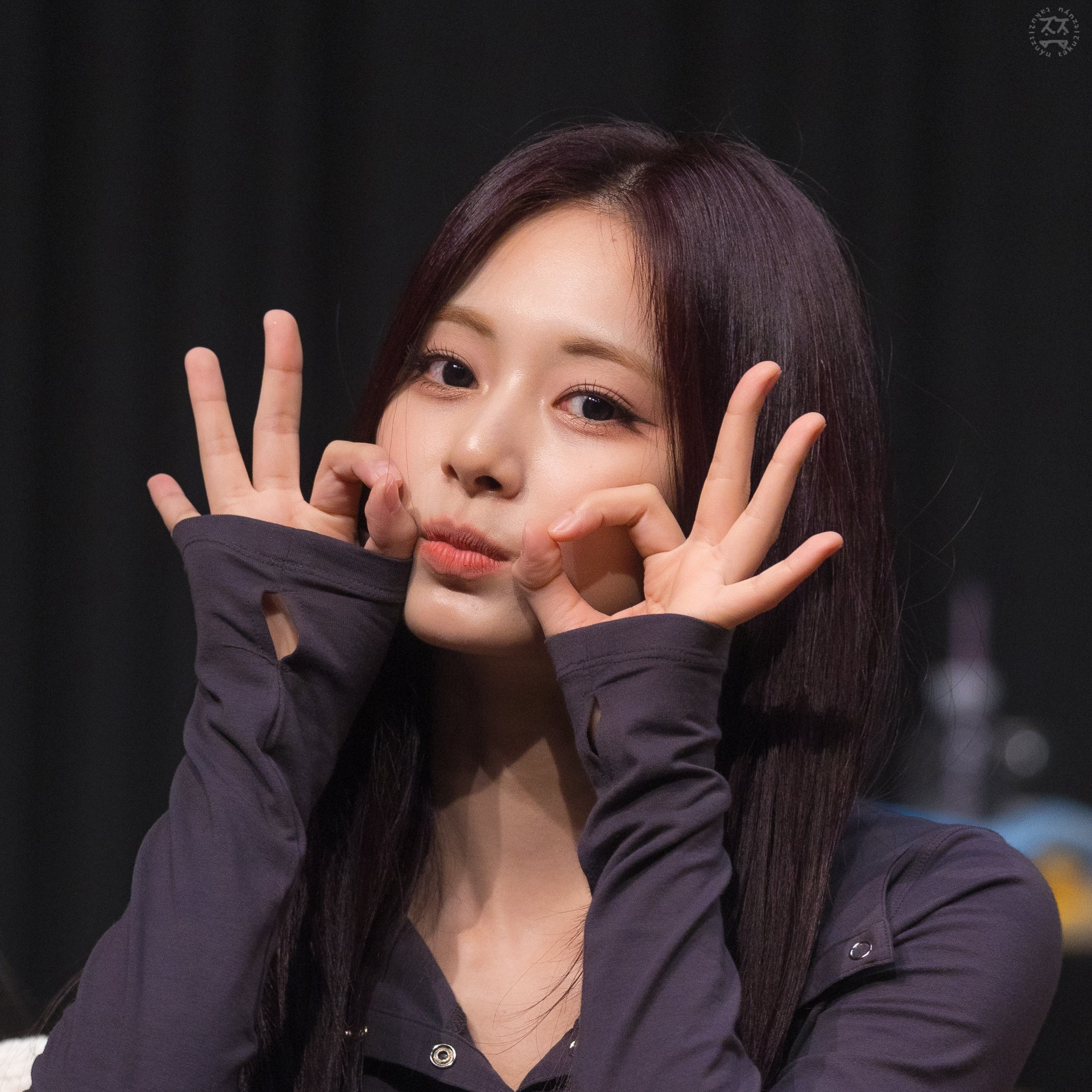 Behind-the-scenes cut of Tzuyu (TWICE)