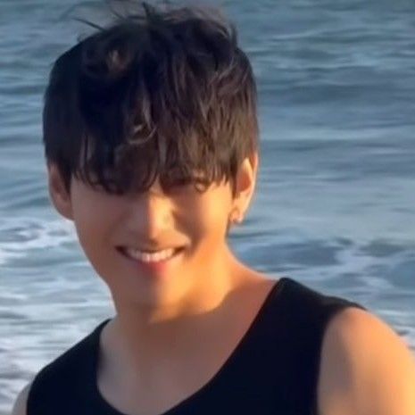 A moment captured by V (BTS)'s fan