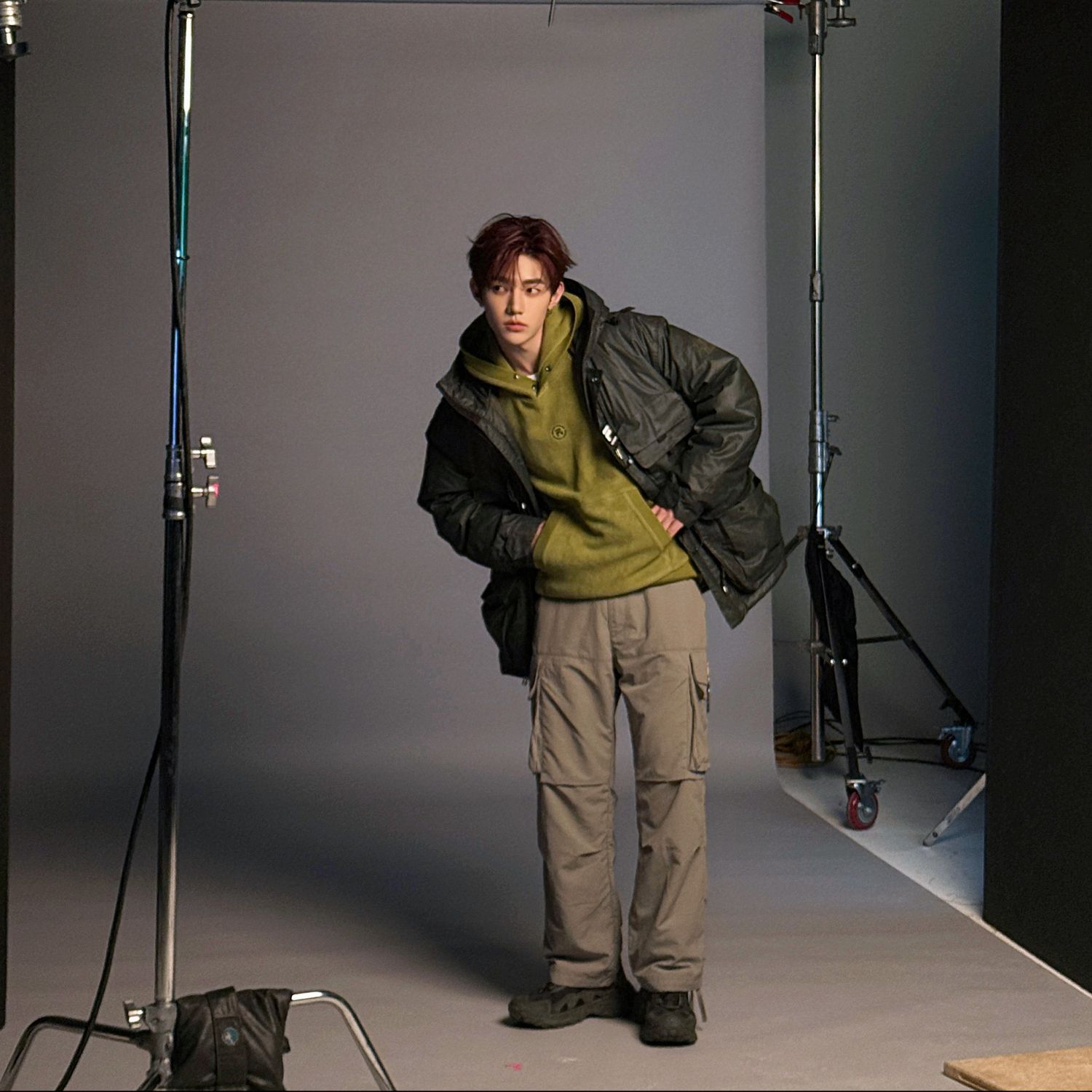 Foto terbaru Zhang Hao (ZEROBASEONE)