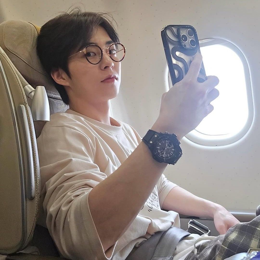 Behind-the-scenes cut of Xiumin (EXO)
