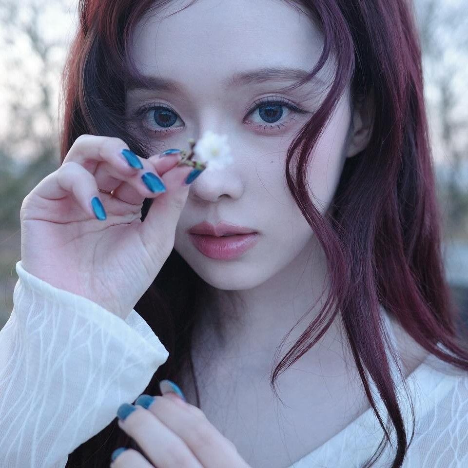 Latest photo of Winter (aespa)