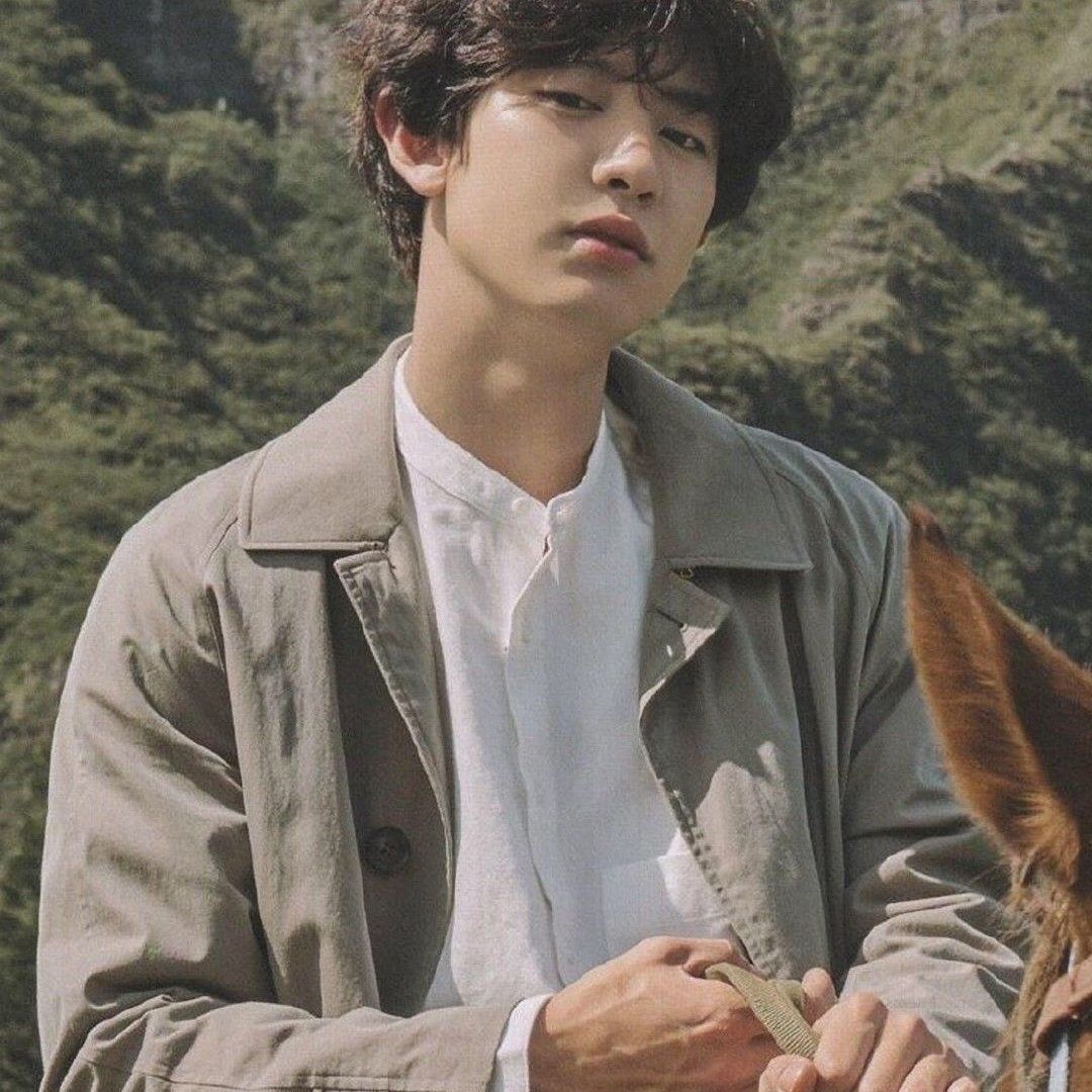 燦烈 (EXO)的最新照片