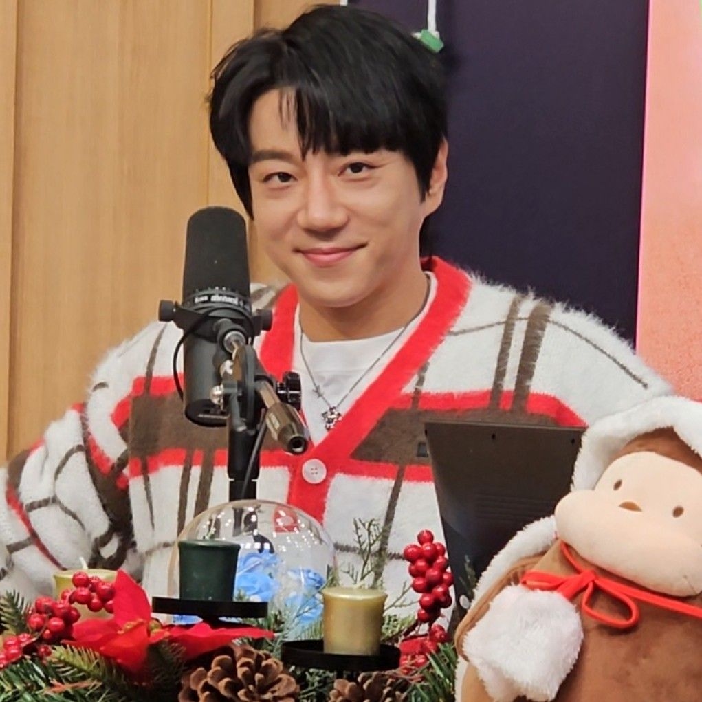 Latest photo of Hwang Chiyeol