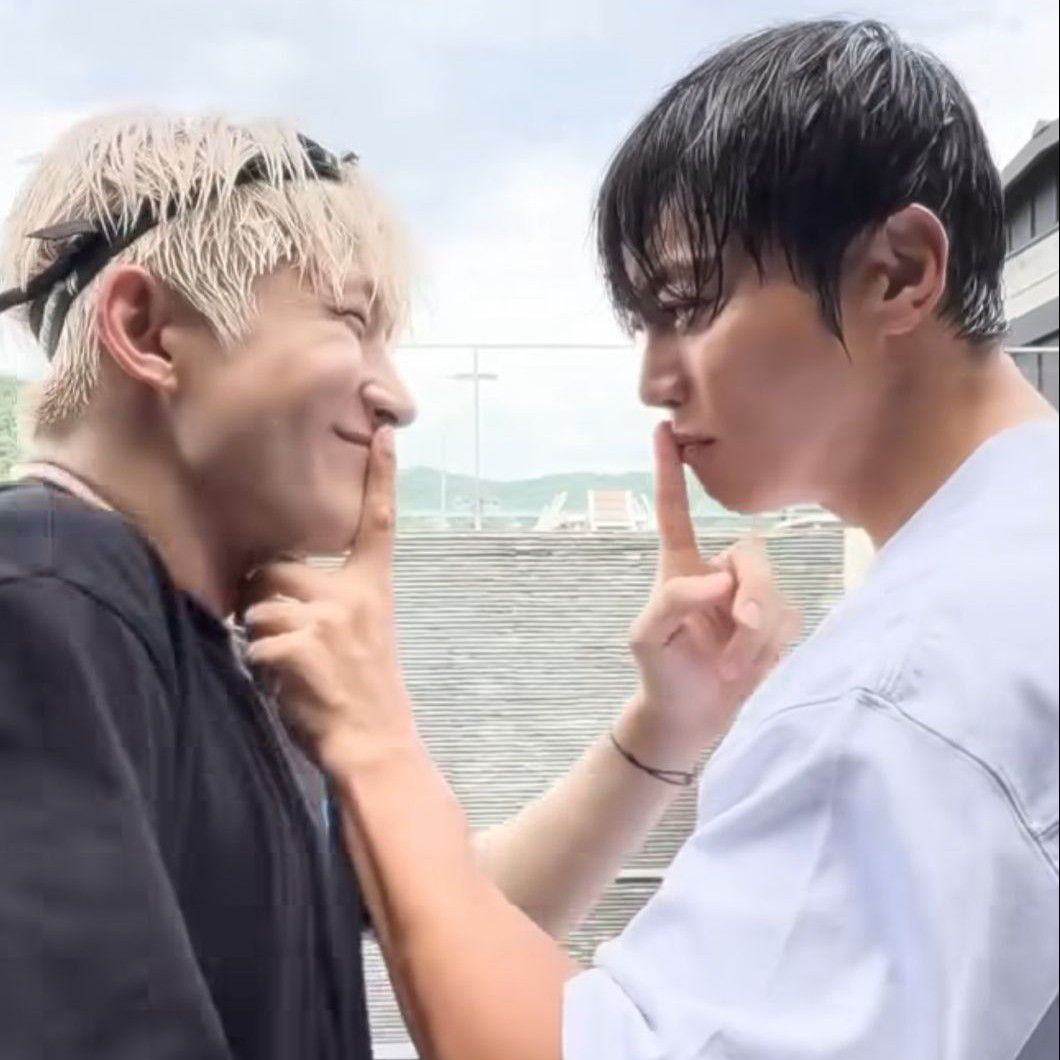 A moment captured by Jinjin (ASTRO)'s fan