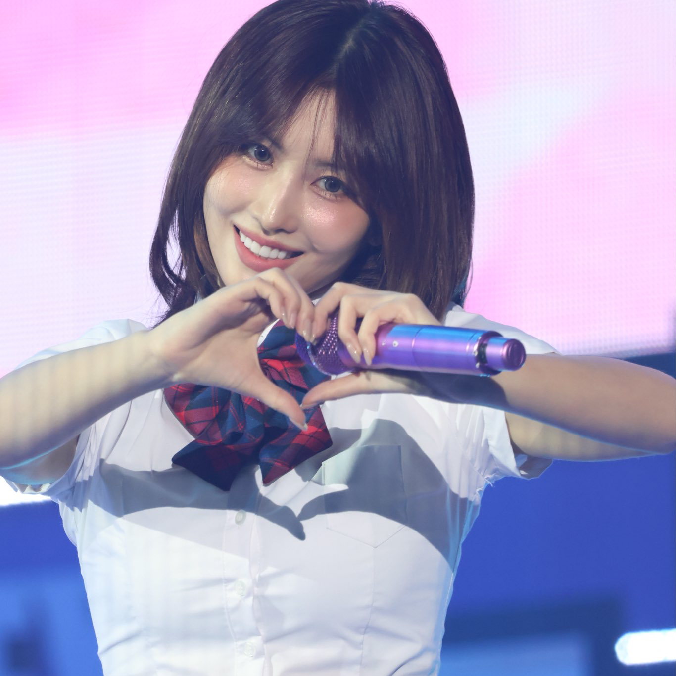 Behind-the-scenes cut of Momo (TWICE)