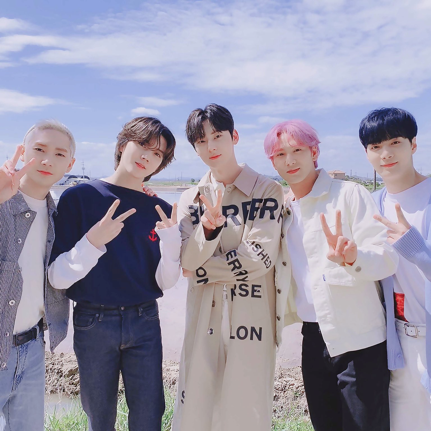 Latest photo of NU'EST