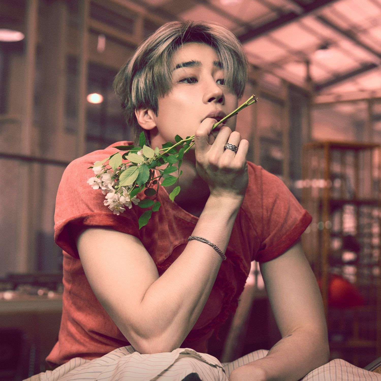 Behind-the-scenes cut of Han Seungwoo