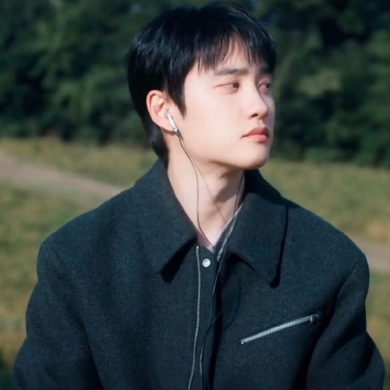 Momen yang diabadikan oleh penggemar D.O. (EXO)