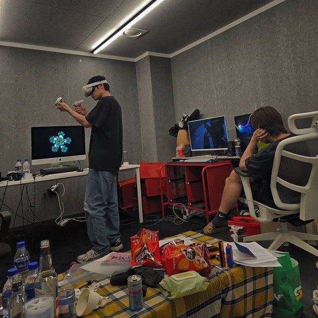 A moment captured by BOBBY (iKON)'s fan