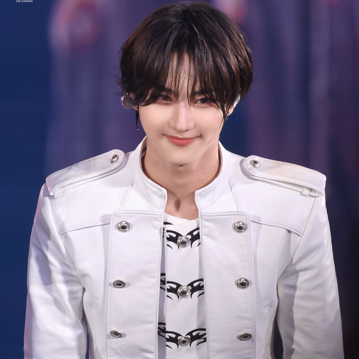 Latest photo of Jungwon (ENHYPEN)