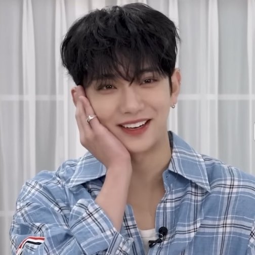 Recent activity shot of Joshua (SEVENTEEN)
