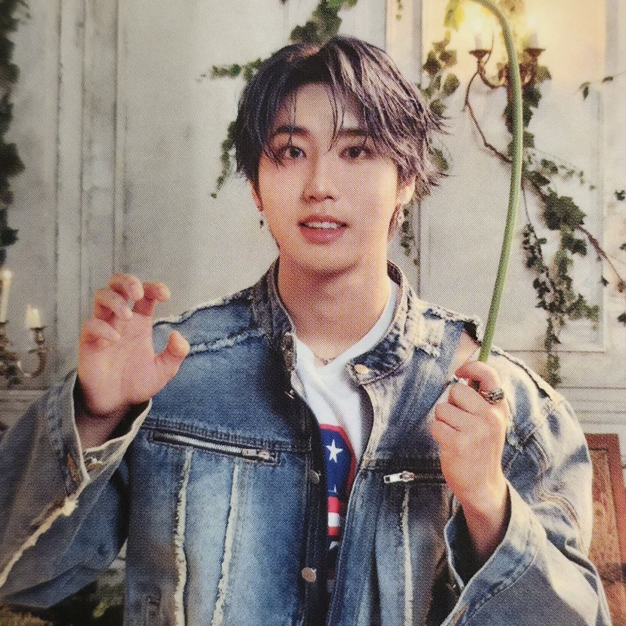 Behind-the-scenes cut of HAN (Stray Kids)