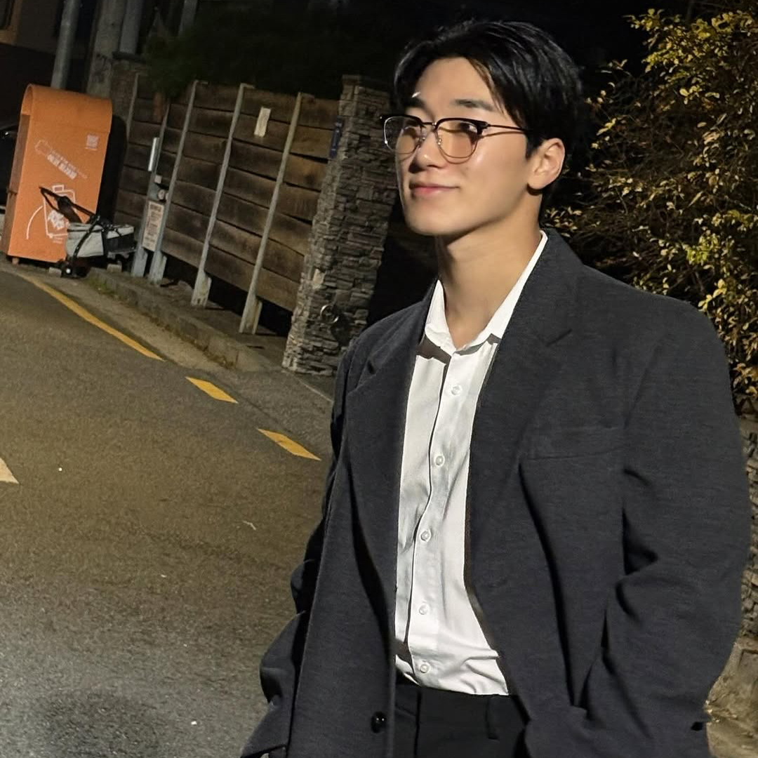 A moment captured by San (ATEEZ)'s fan