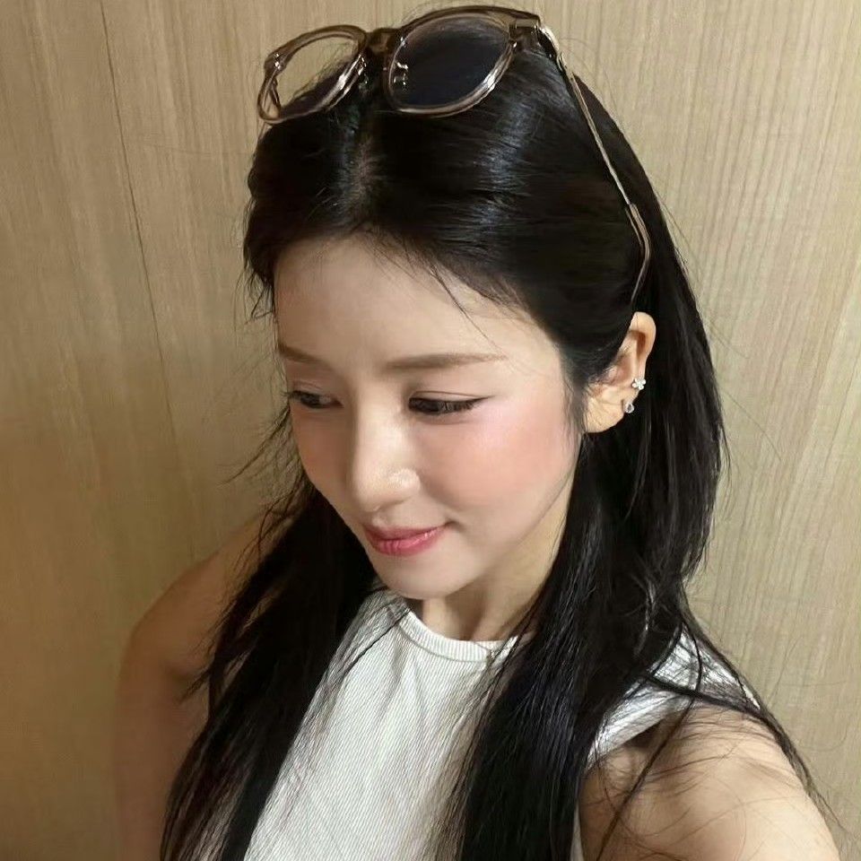 Latest photo of Park Chorong (Apink)