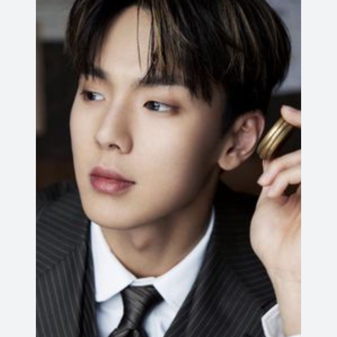 Behind-the-scenes cut of Shownu (MONSTA X)