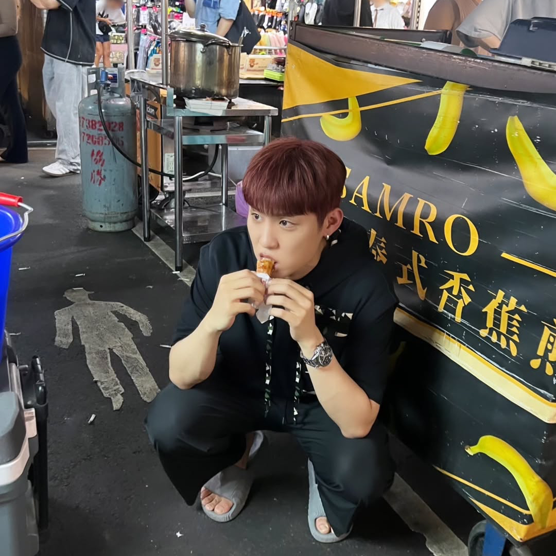 Momen yang diabadikan oleh penggemar Park Woojin (AB6IX)