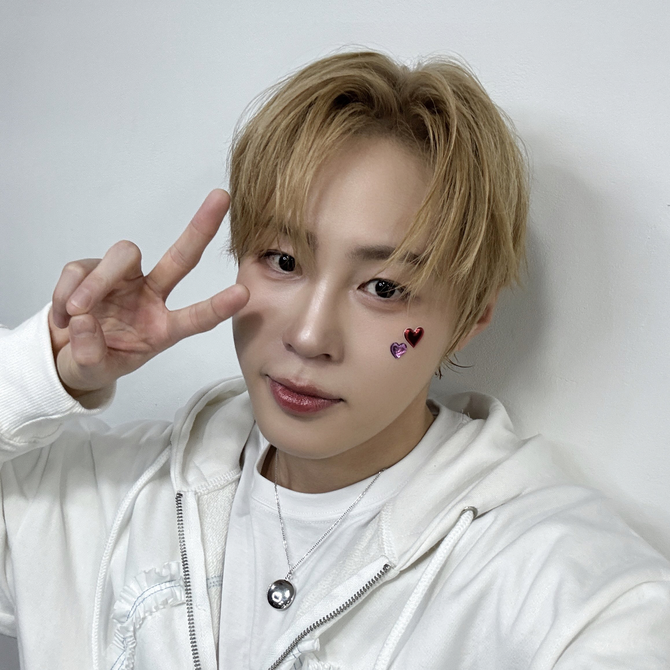 Recent activity shot of Ha Sungwoon