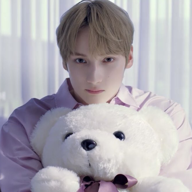 Latest photo of HueningKai (TOMORROW X TOGETHER)