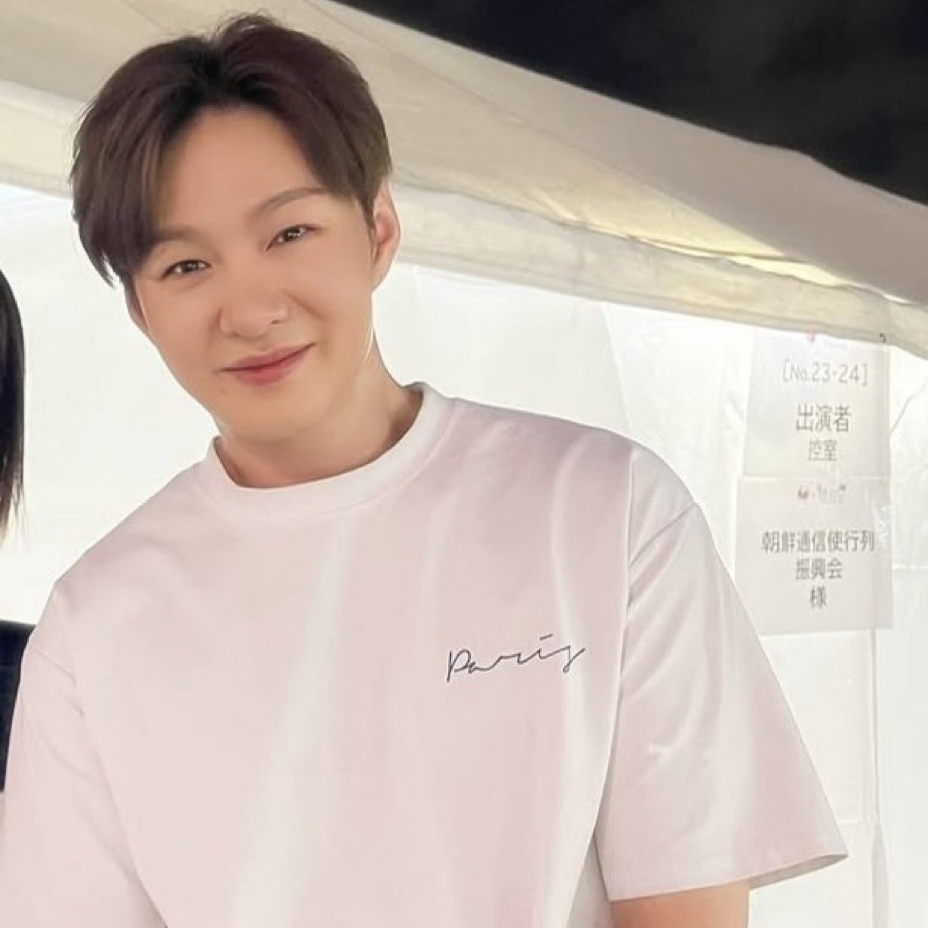 Recent activity shot of Lee Changsub (BTOB)
