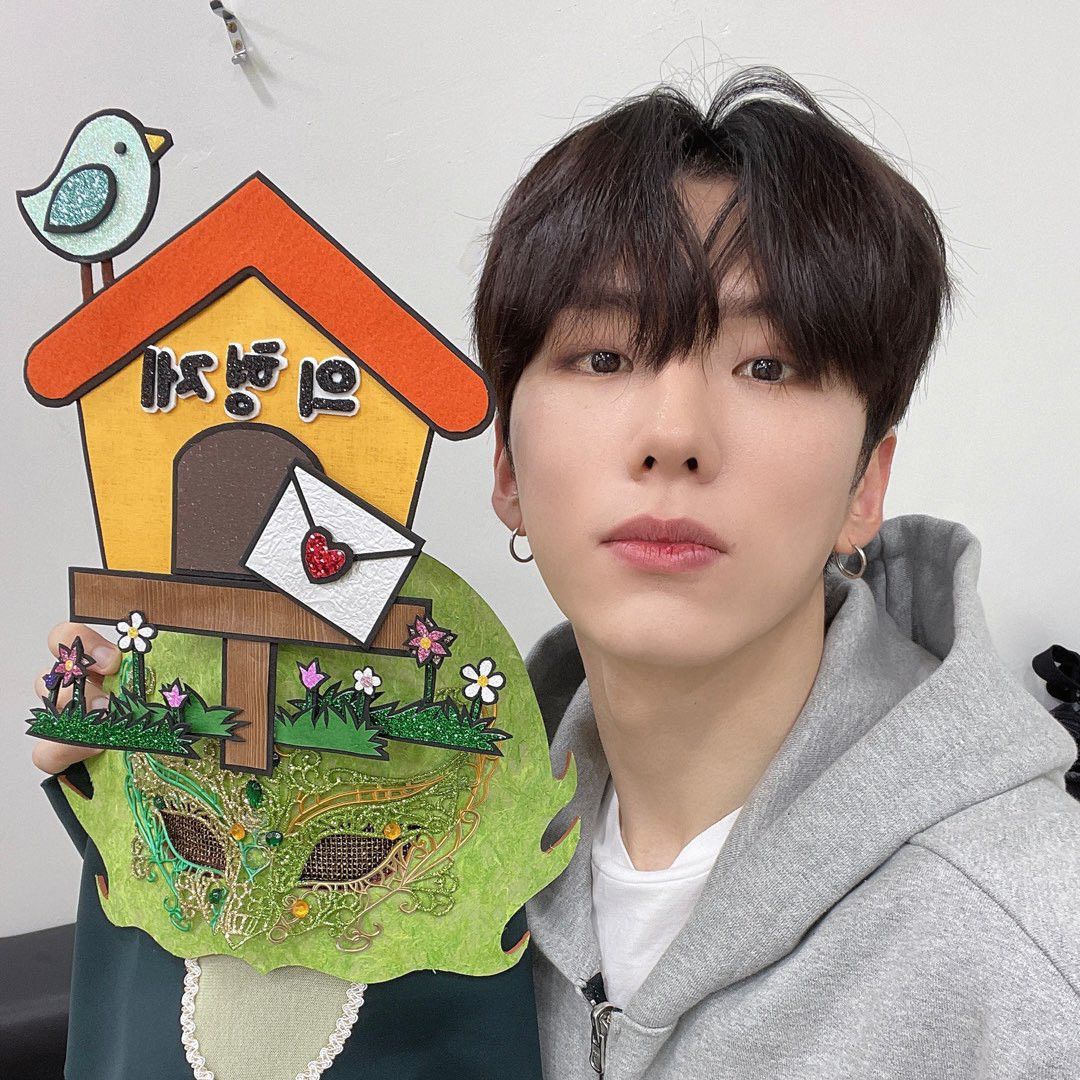 A moment captured by Kihyun (MONSTA X)'s fan