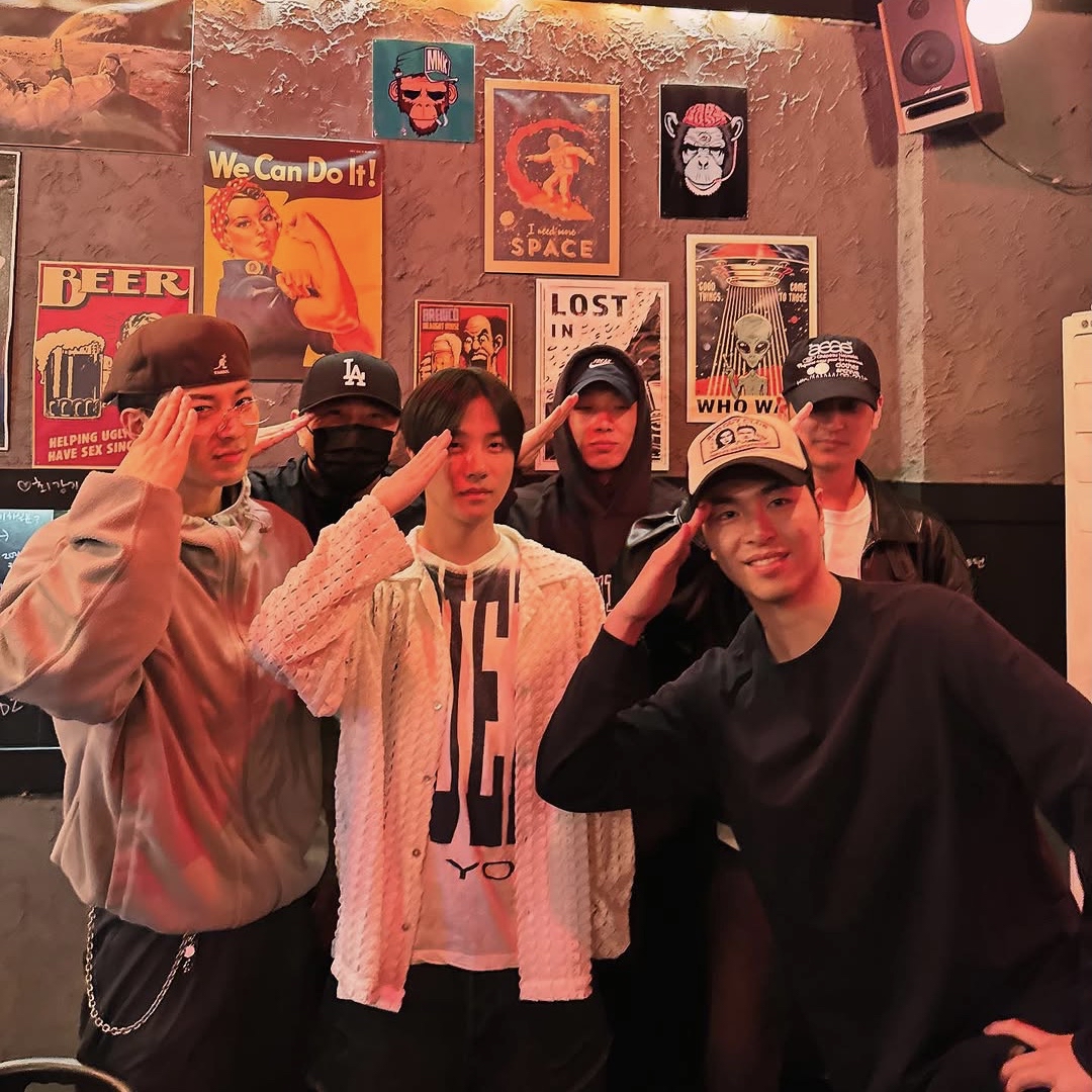 Latest photo of iKON
