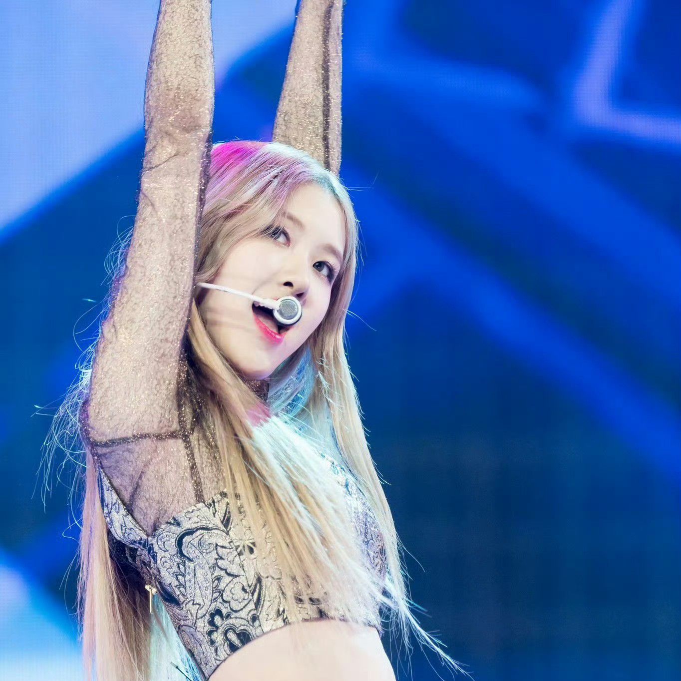 Behind-the-scenes cut of ROSÉ (BLACKPINK)
