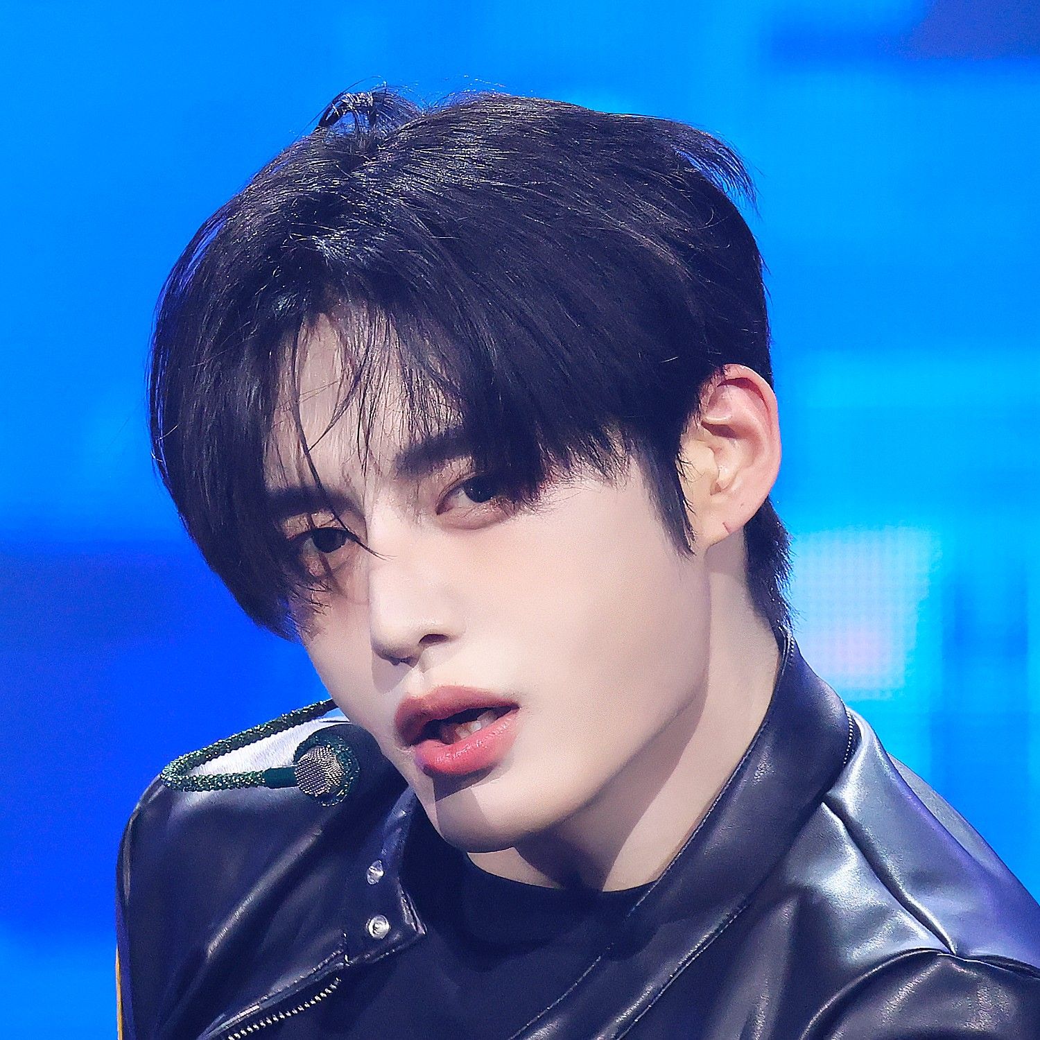 Latest photo of Kim Jiwoong (ZEROBASEONE)