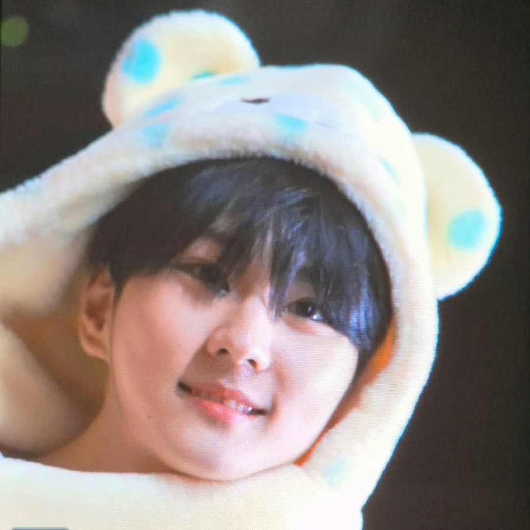 Foto aktivitas terbaru Jungwon (ENHYPEN)