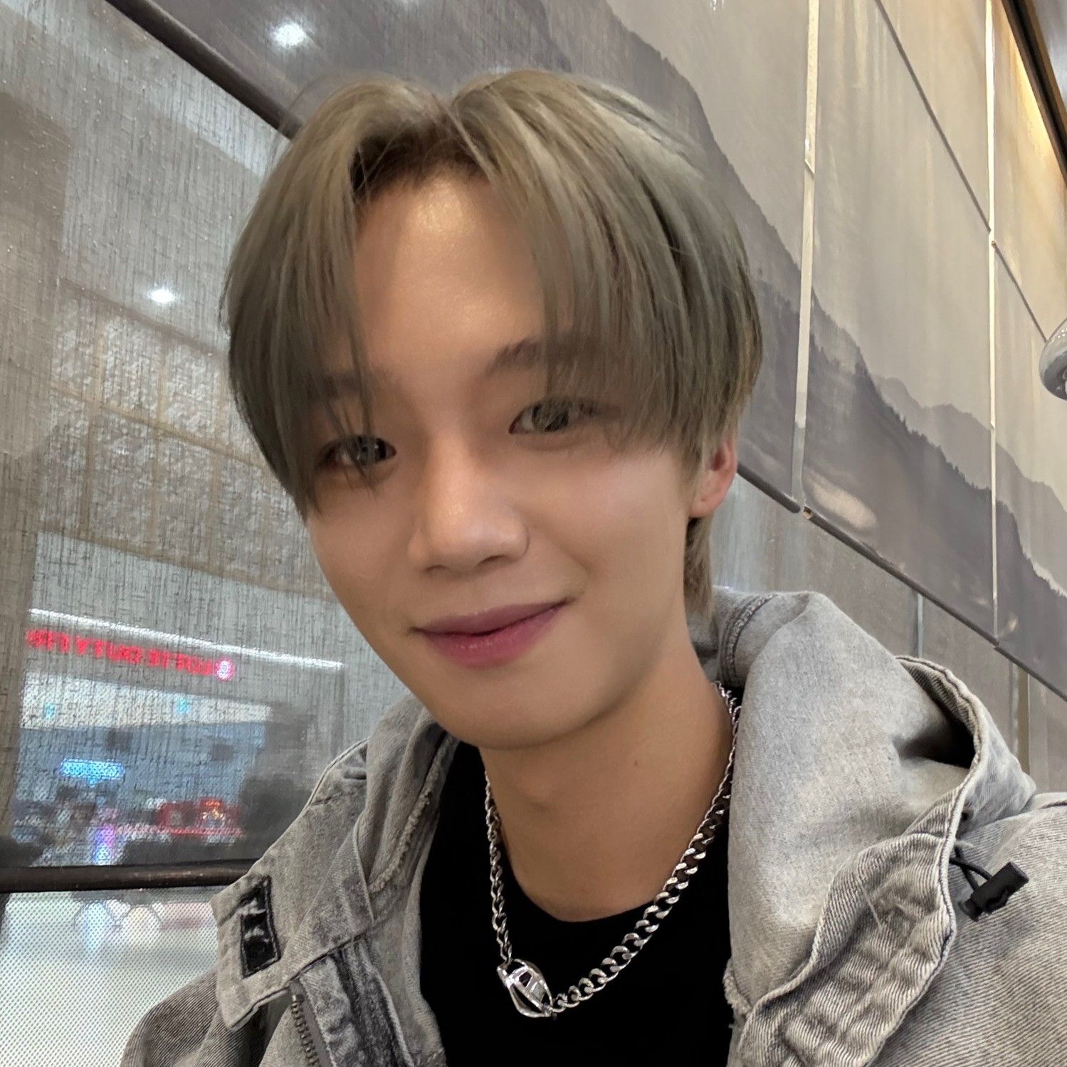 Momen yang diabadikan oleh penggemar Lim Youngmin