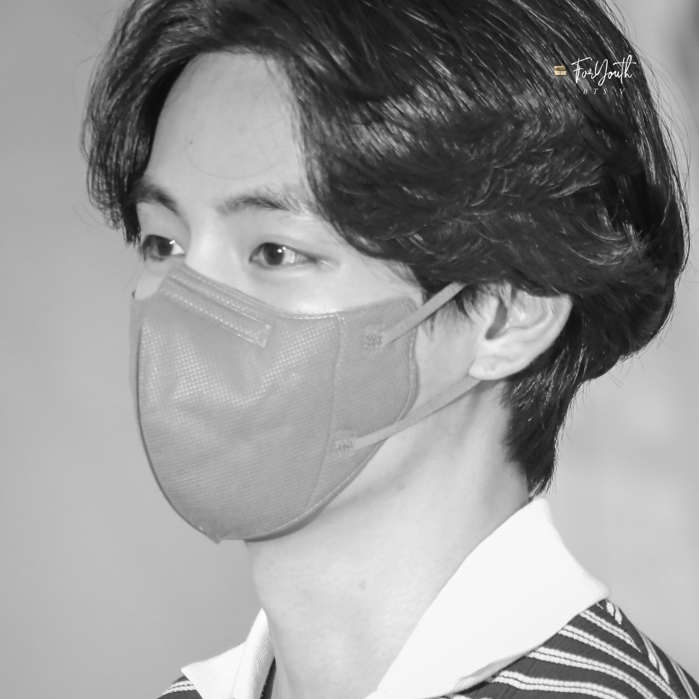 뷔 (방탄소년단)의 최신 사진