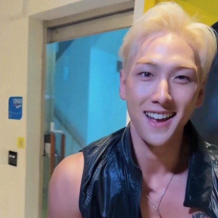 A moment captured by Baekho's fan