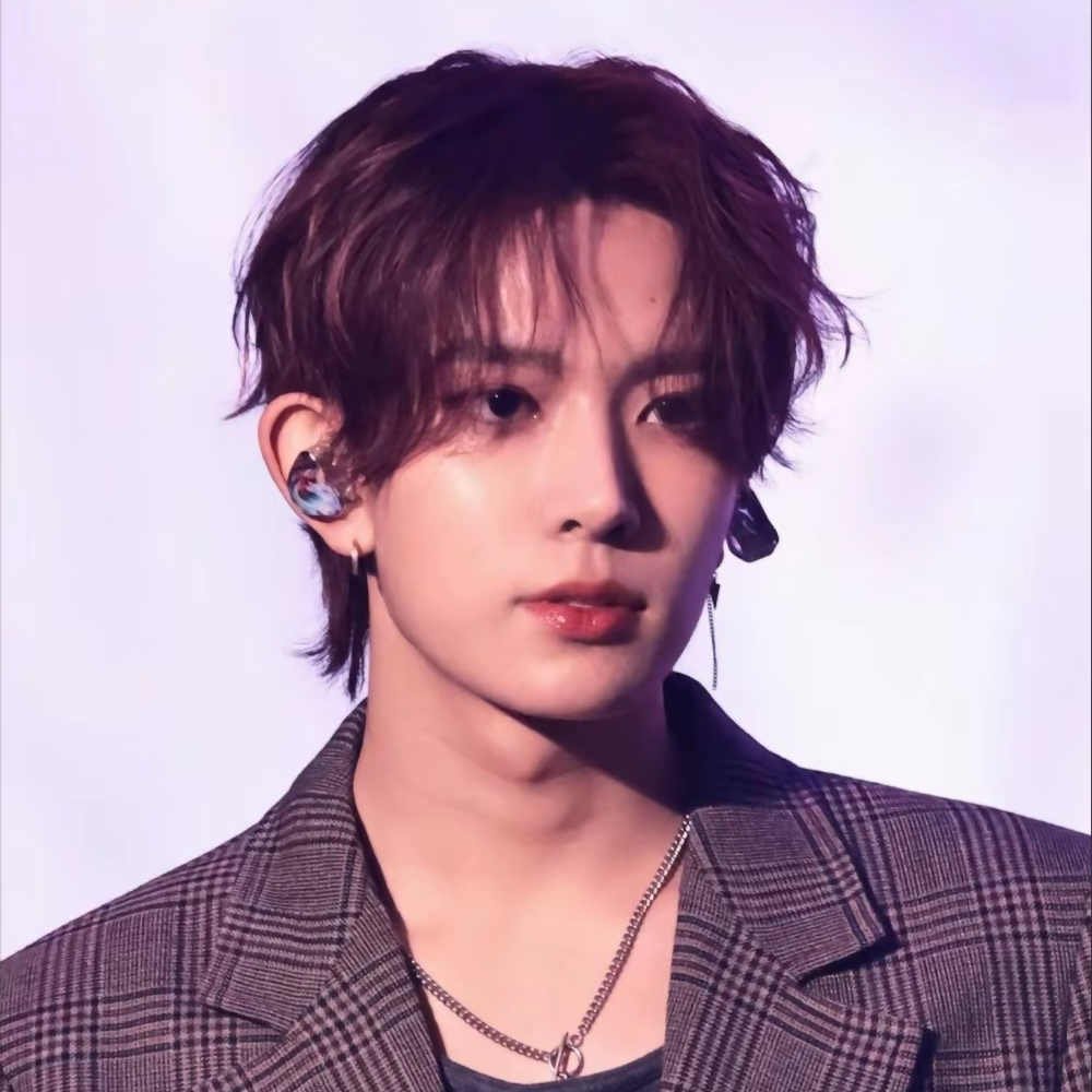 Latest photo of Heeseung (ENHYPEN)