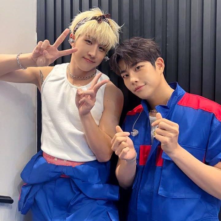 Foto aktivitas terbaru ASTRO