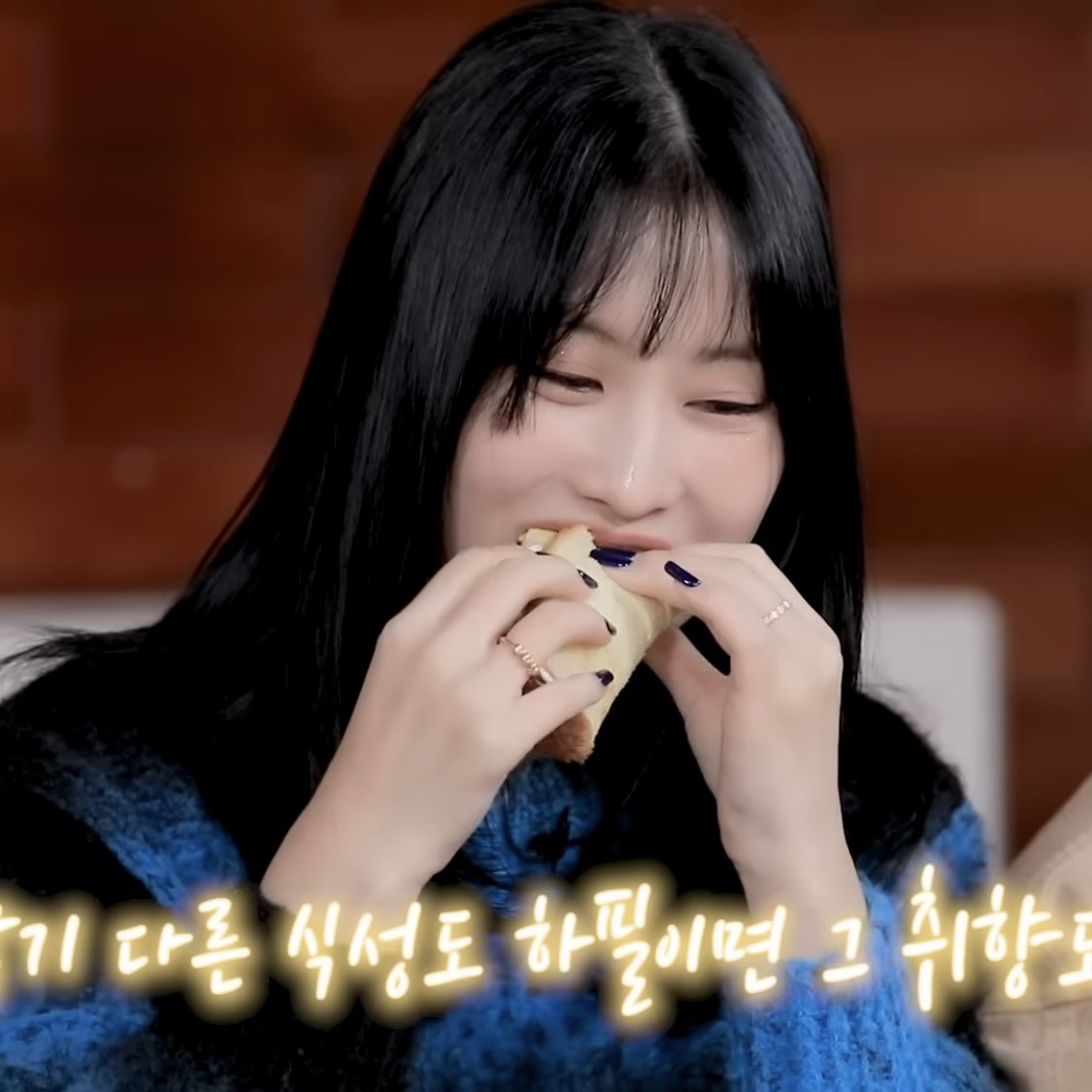 Recent activity shot of Momo (TWICE)