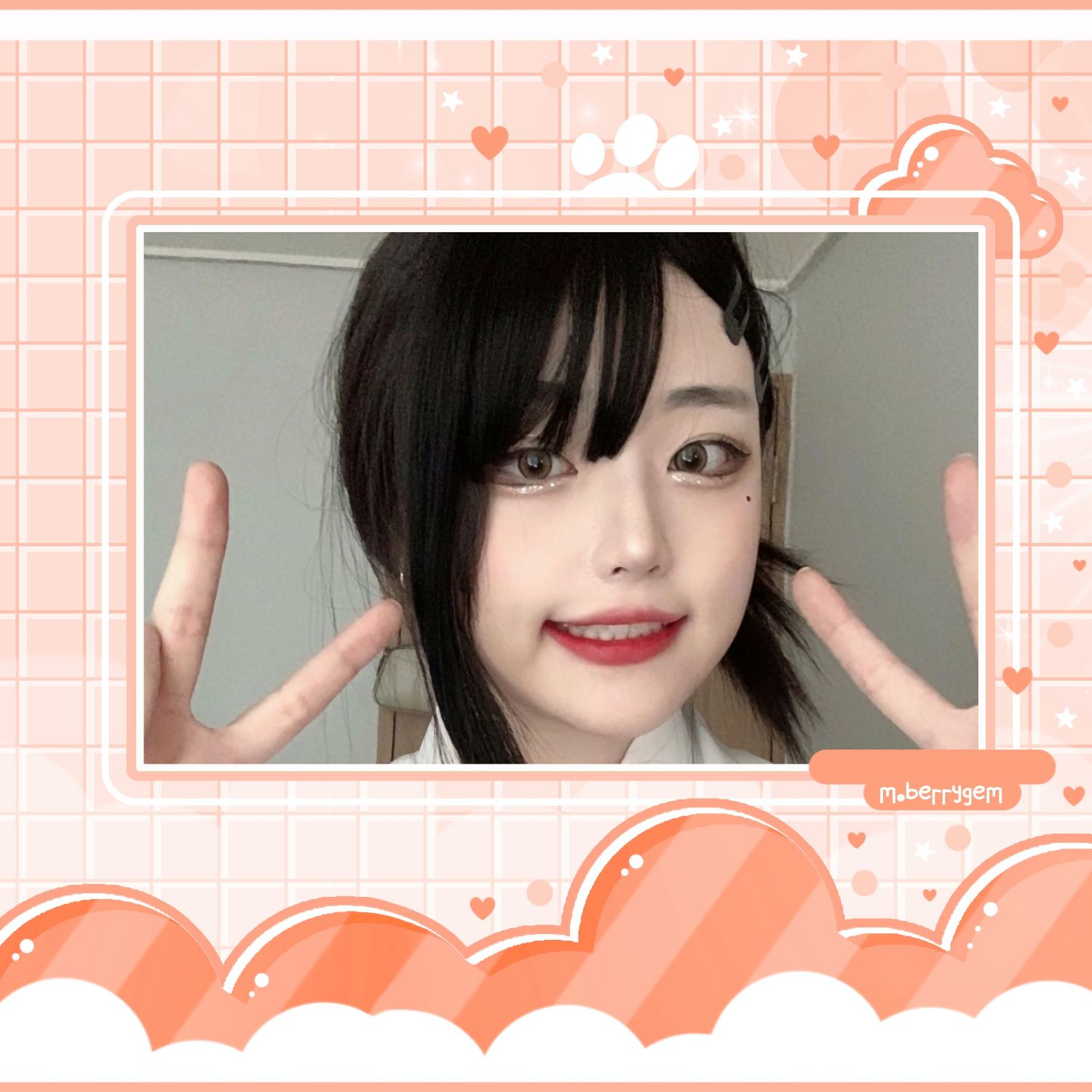 Latest photo of Hina (QWER)