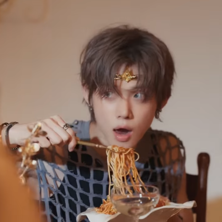 Latest photo of Yeonjun (TOMORROW X TOGETHER)