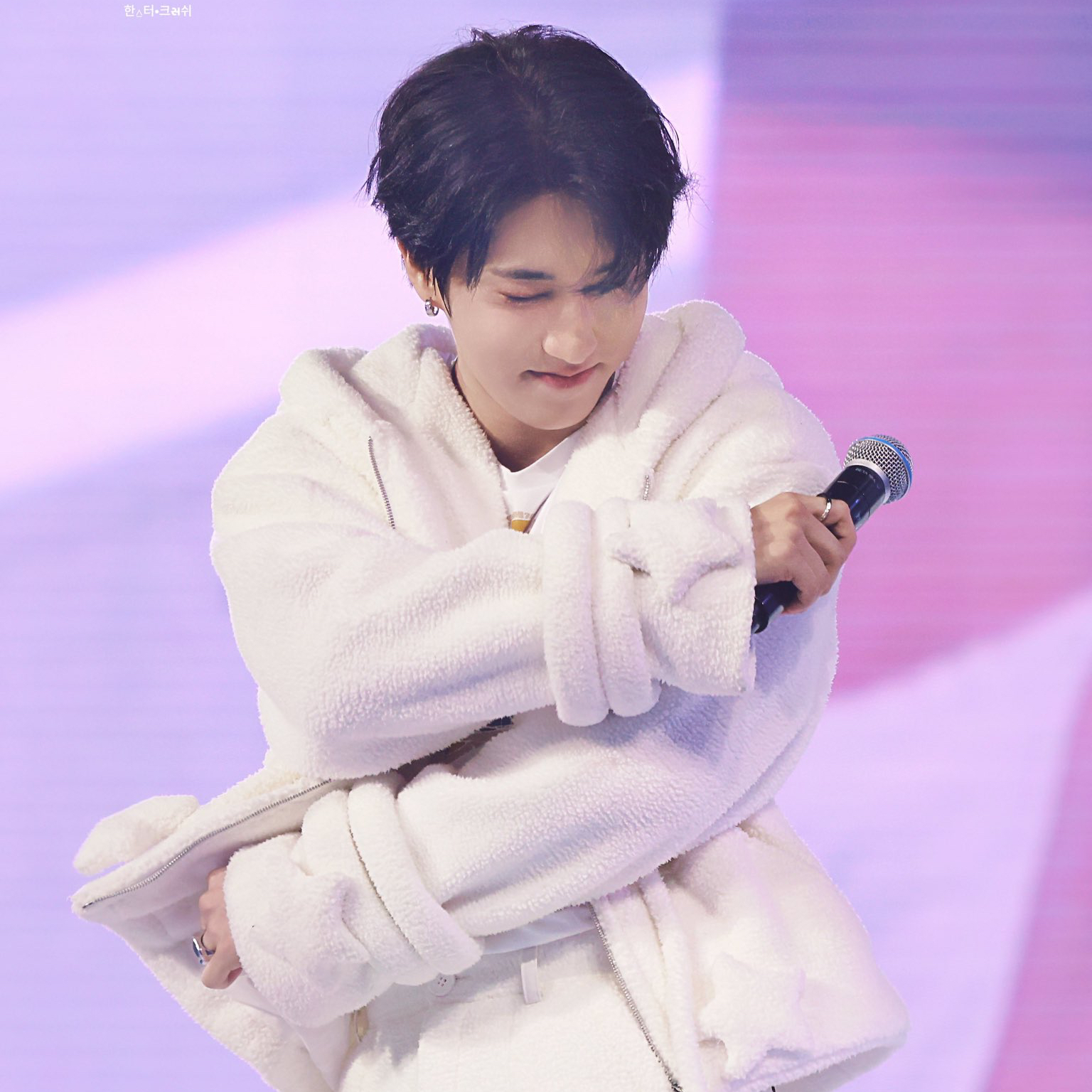 Latest photo of HAN (Stray Kids)