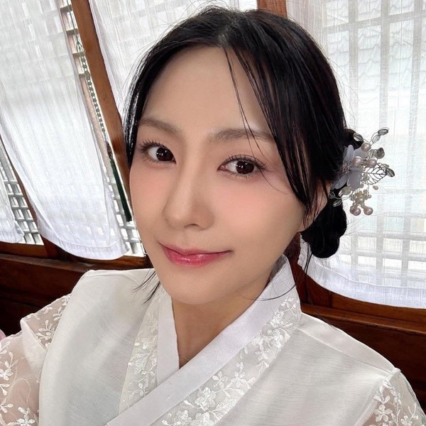 Popular profile image of Oh Hayoung (Apink) selected by votes