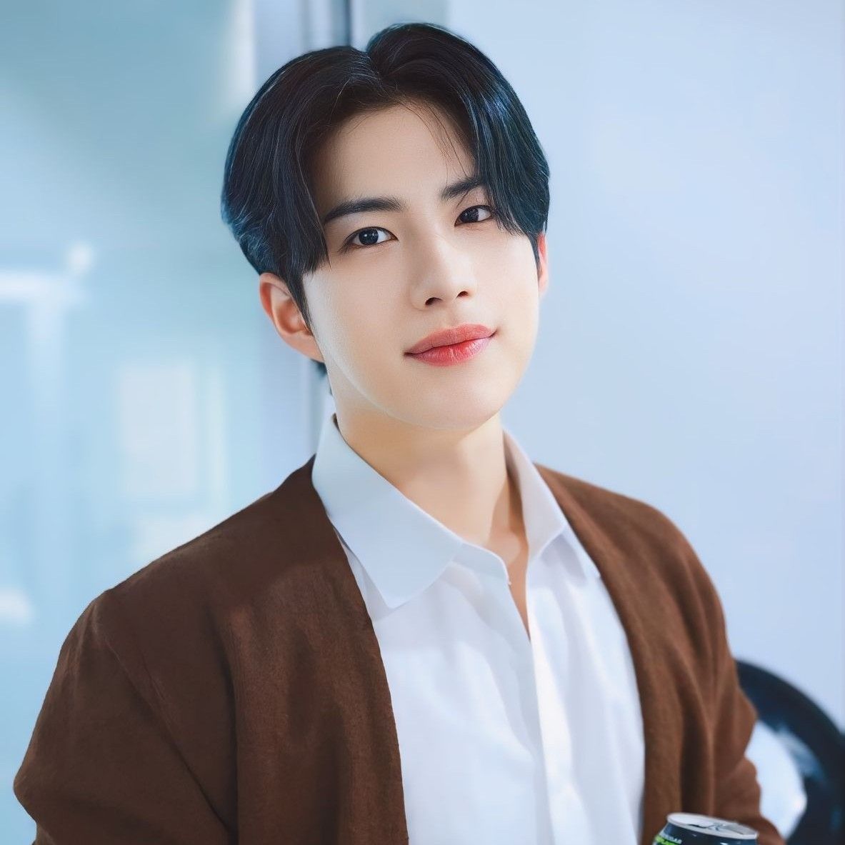 Latest photo of Wow (A.C.E)
