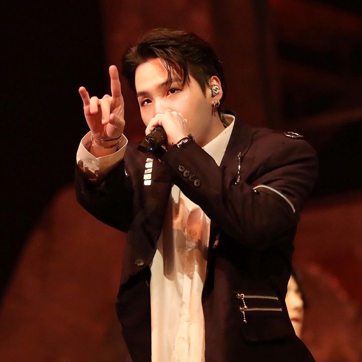 SUGA (BTS)の最新写真